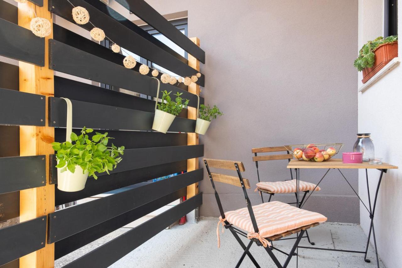 Studio Apartment Les - 4 Min Walk From Amphiteatre Pula Exteriör bild